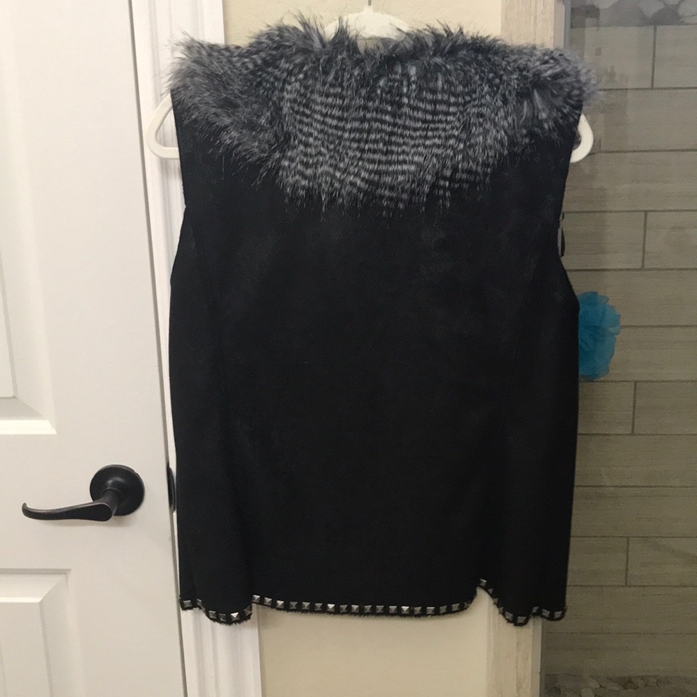 Vest - Picture 2 of 2